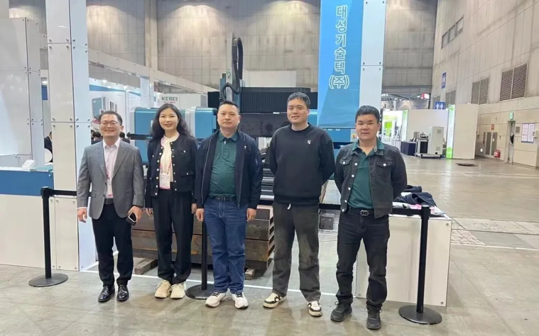 آلة قطع ليزر للوحة الفولاذ الكربوني 380 فولت / 50 هرتز 10